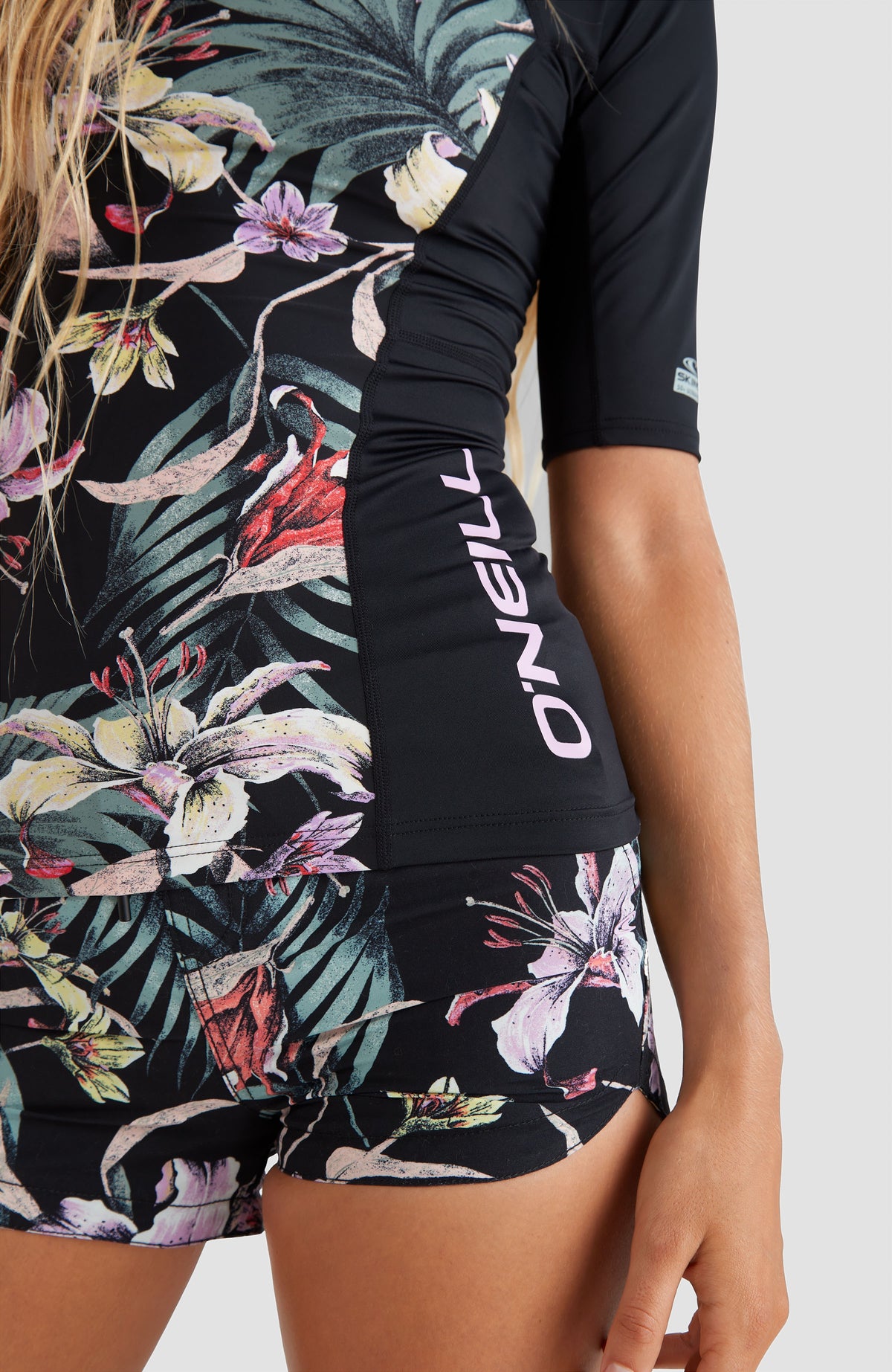 Anglet Shortsleeve Skin with All Over Print | Black AO 1