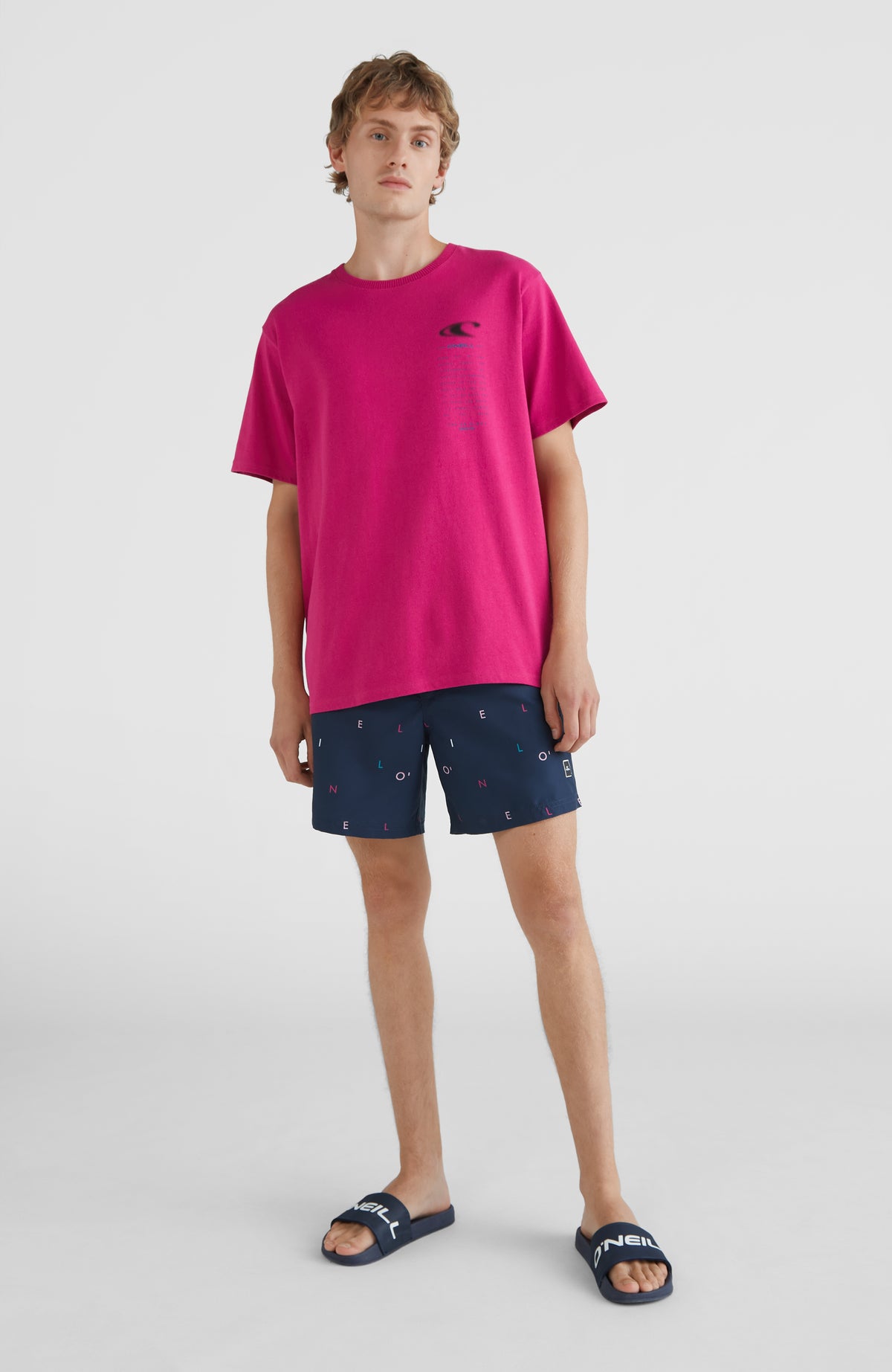 California T-Shirt | Fuchsia Red