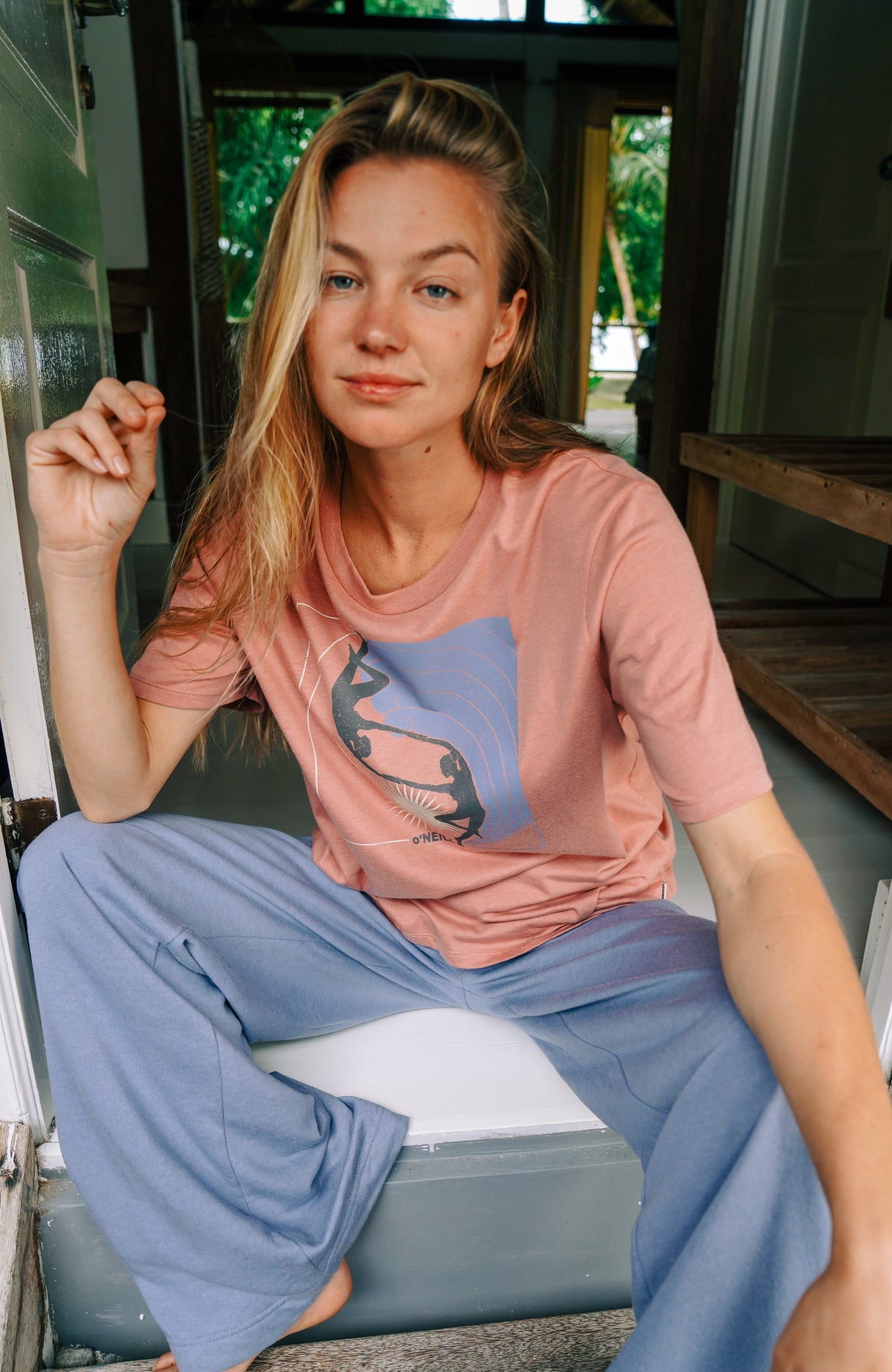 Allora Graphic T-Shirt | Ash Rose